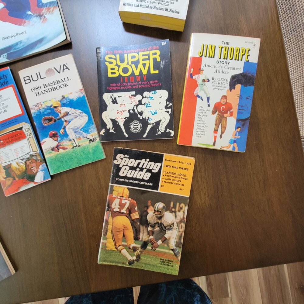 Vintage Sports Memorabilia, Media Guides, Books,  Magazines - Picture 3 of 5